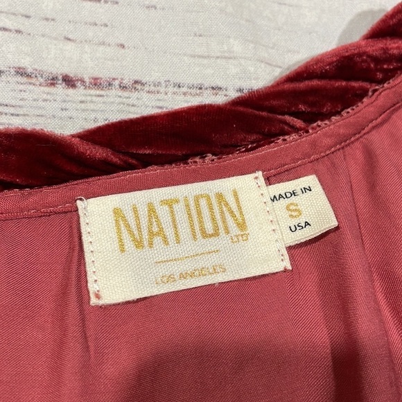 NWT Nation LTD Satin Emory Twisted Marsala Red Velvet Trim Oversized Top - Picture 2 of 11